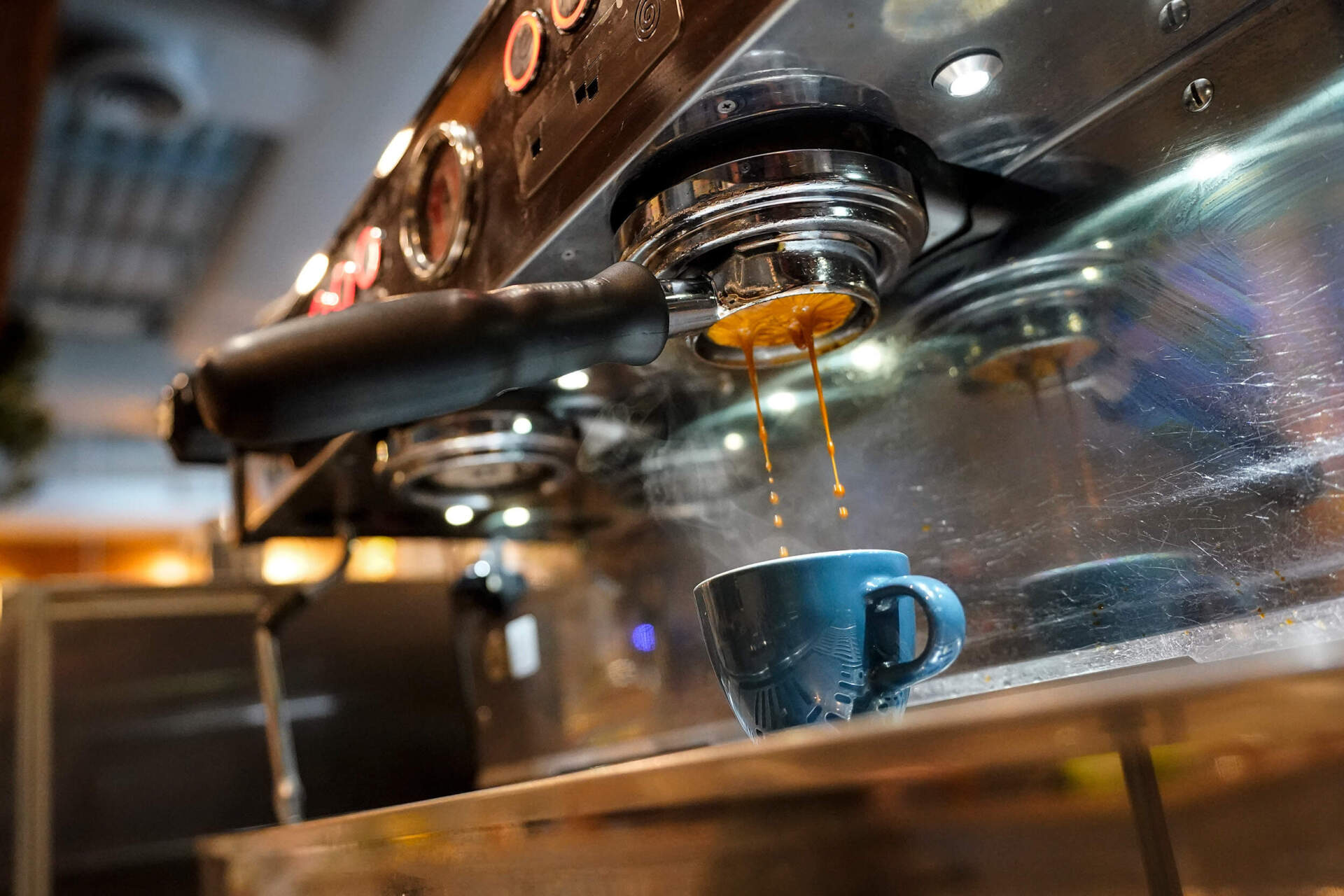 Hold onto that cup o’ joe: Study finds moderate caffeine intake may reduce dementia risk Hold onto that cup o’ joe: Study finds moderate caffeine intake may reduce dementia risk